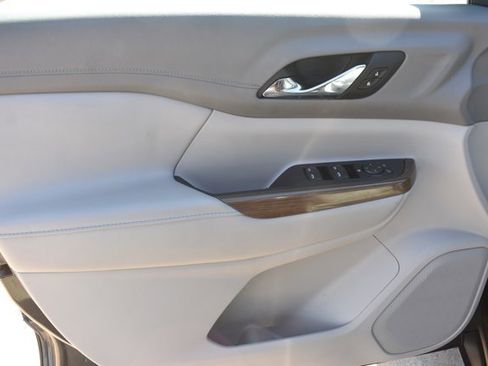 Used 2019 GMC Acadia SLE image 12