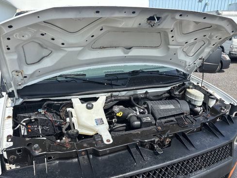 Used 2014 Chevrolet Express 3500 Extended RWD image 18