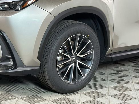 Used 2025 Lexus NX 350 AWD w/ Accessory Package (K3) image 4