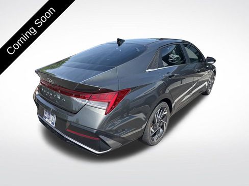 Used 2024 Hyundai Elantra SEL w/ Convenience Package FWD image 4