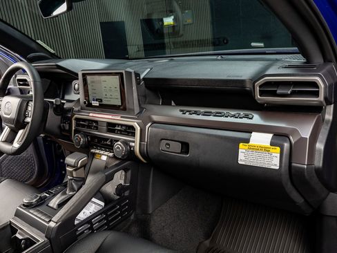 Used 2025 Toyota Tacoma SR5 image 18