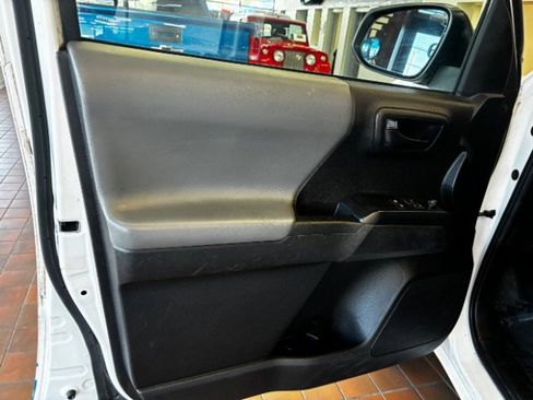Used 2022 Toyota Tacoma SR image 14