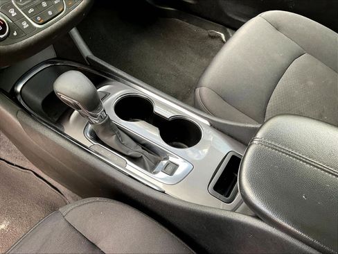 Used 2023 Chevrolet Malibu LT FWD image 19