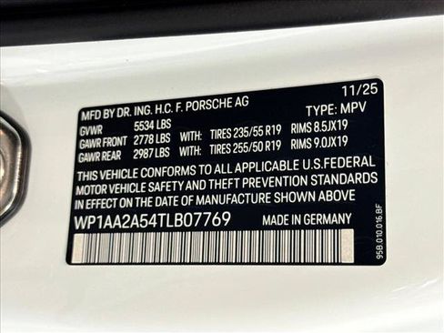 Used 2026 Porsche Macan AWD/4WD image 27