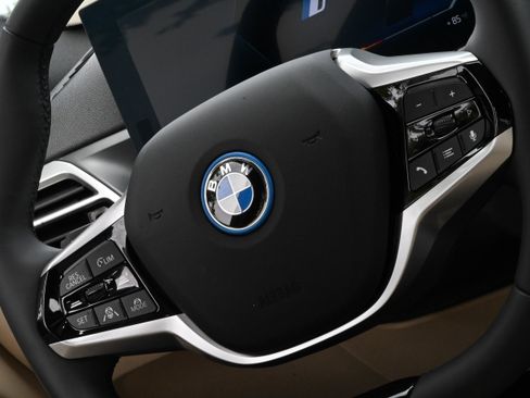 Used 2026 BMW i4 xDrive40i w/ Premium Package AWD/4WD image 24