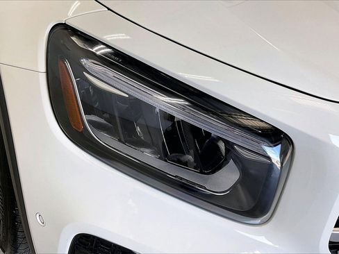 Used 2025 Mercedes-Benz GLB 250 4MATIC image 26