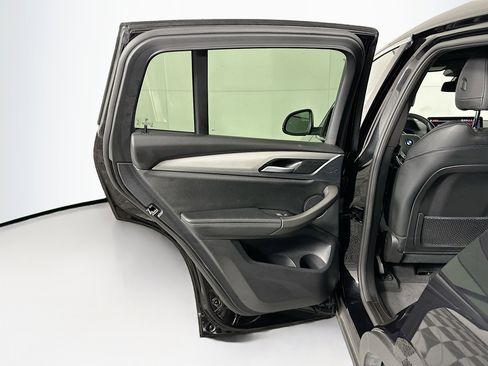 Used 2025 BMW X4 xDrive30i w/ Premium Package image 27