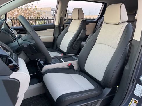 Certified 2026 Honda Odyssey Elite image 13