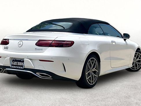 Used 2021 Mercedes-Benz E 450 4MATIC Cabriolet image 2