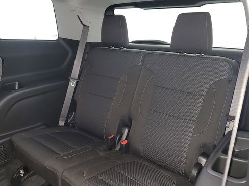 Used 2023 GMC Acadia SLE w/ Driver Convenience Package image 15