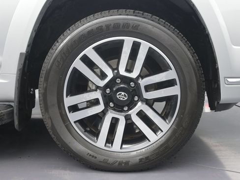 Used 2024 Toyota 4Runner Limited AWD/4WD image 9