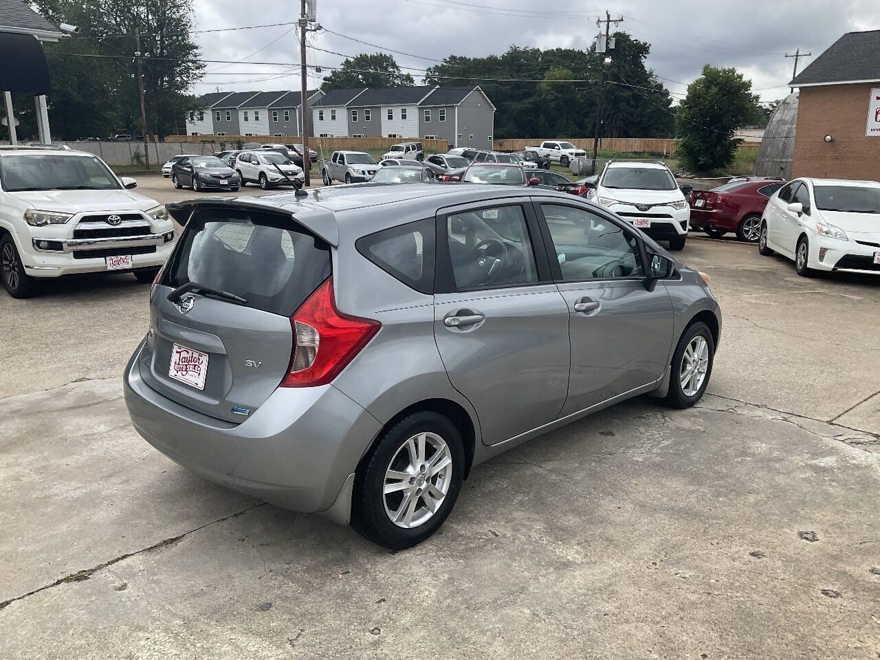 Used 2015 Nissan Versa Note SV w/ Sport Value Package FWD image 3