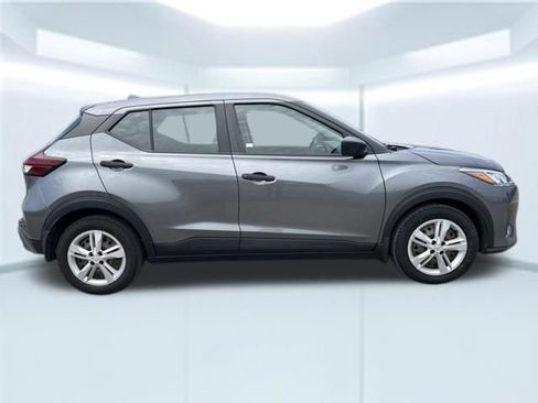 Used 2024 Nissan Kicks S FWD image 5