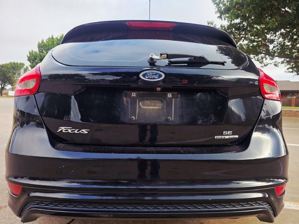 Used 2015 Ford Focus SE w/ SE Sport Package FWD image 25