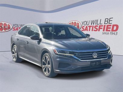 Used 2021 Volkswagen Passat 2.0T SE