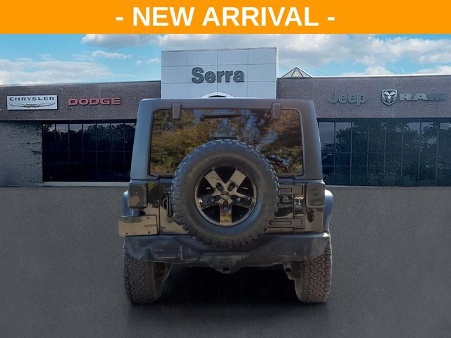 Used 2012 Jeep Wrangler Unlimited Rubicon w/ Connectivity Group AWD/4WD image 5