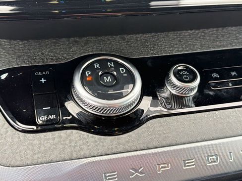 Used 2025 Ford Expedition Tremor AWD/4WD image 19