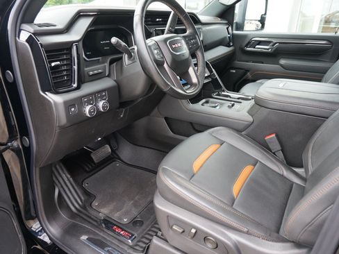 Used 2026 GMC Sierra 3500 AT4 w/ AT4 Premium Plus Package AWD/4WD image 9