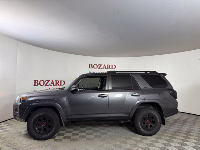 Used 2020 Toyota 4Runner SR5 Premium w/ Moonroof Package RWD image 7