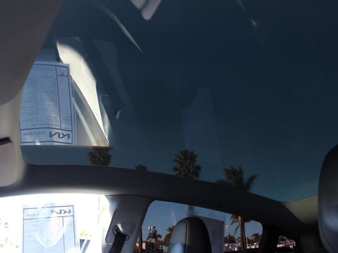 Used 2024 Tesla Model Y Long Range image 26