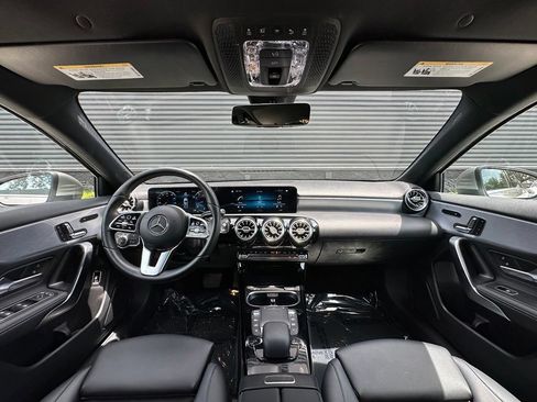 Used 2021 Mercedes-Benz A 220 image 6