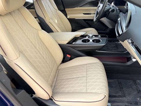 Used 2024 Cadillac Lyriq Luxury w/ Nappa Leather Package image 11