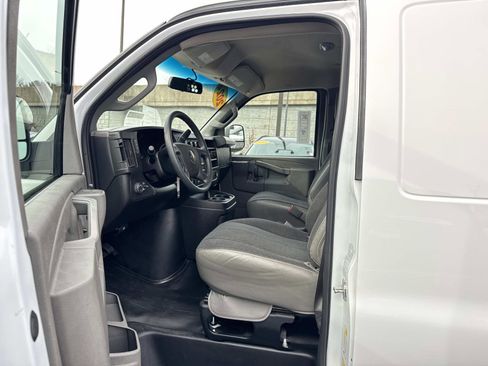 Used 2024 Chevrolet Express 2500 w/ Driver Convenience Package image 20