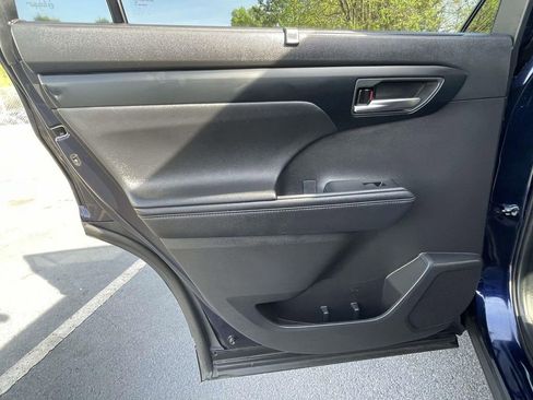 Used 2024 Toyota Highlander XLE image 21