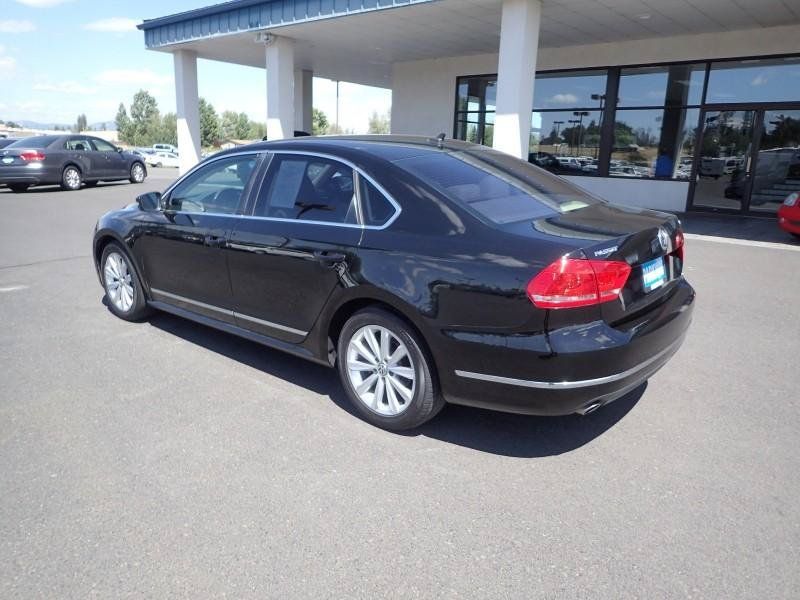 Used 2013 Volkswagen Passat 2.5 SEL Premium FWD image 3