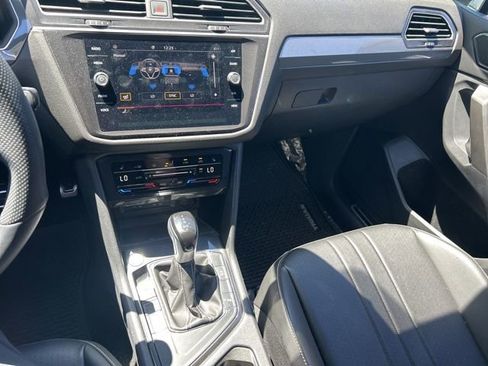 Used 2024 Volkswagen Tiguan SE R-Line image 12