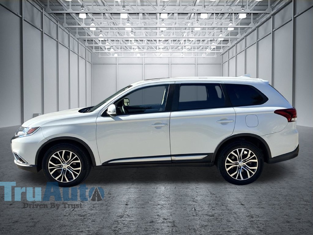 Used 2018 Mitsubishi Outlander AWD image 4