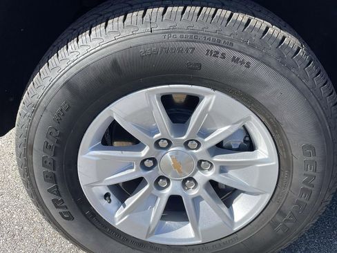 Used 2025 Chevrolet Silverado 1500 LT image 8