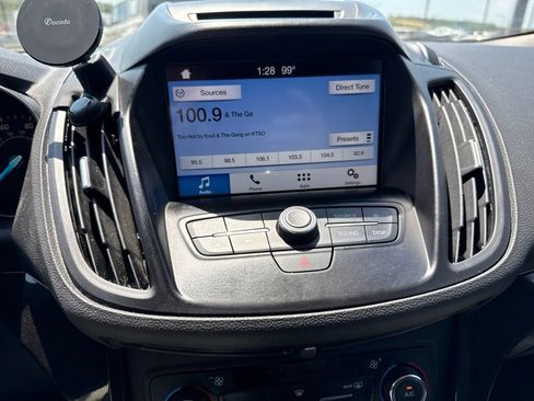 Used 2017 Ford Escape SE w/ Equipment Group 201A FWD image 12