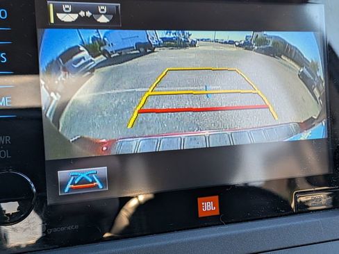 Used 2015 Toyota Sienna XLE image 25