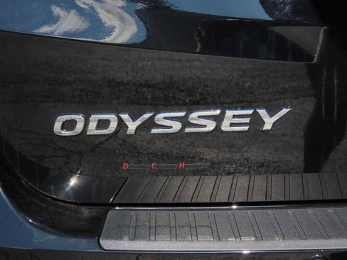 New 2026 Honda Odyssey Touring image 7