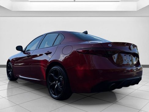 Used 2018 Alfa Romeo Giulia Ti Sport w/ Quick Order Package 22S Sport AWD/4WD image 3