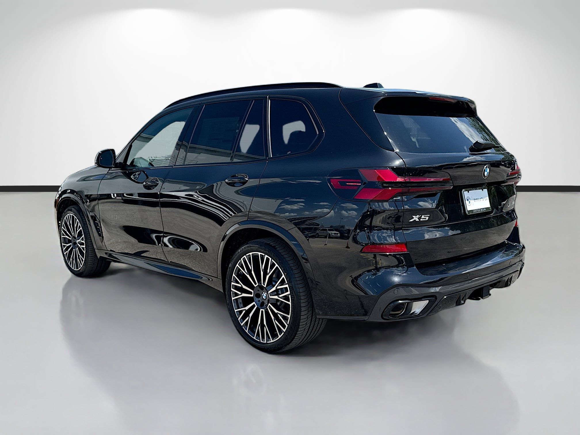New 2026 BMW X5 xDrive40i w/ M Sport Package AWD/4WD image 5