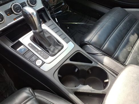 Used 2014 Volkswagen CC Executive FWD image 17