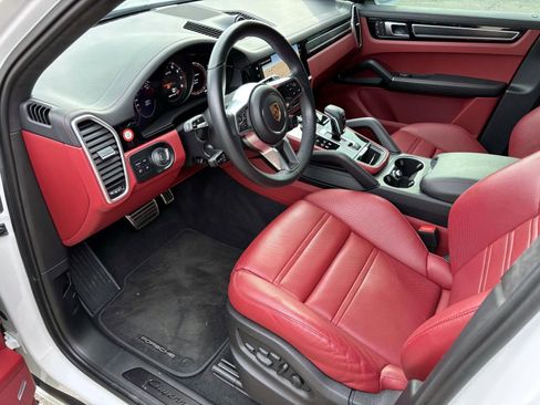 Used 2023 Porsche Cayenne GTS image 19