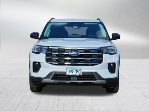 Used 2026 Ford Explorer Active w/ Active Comfort Package AWD/4WD image 2