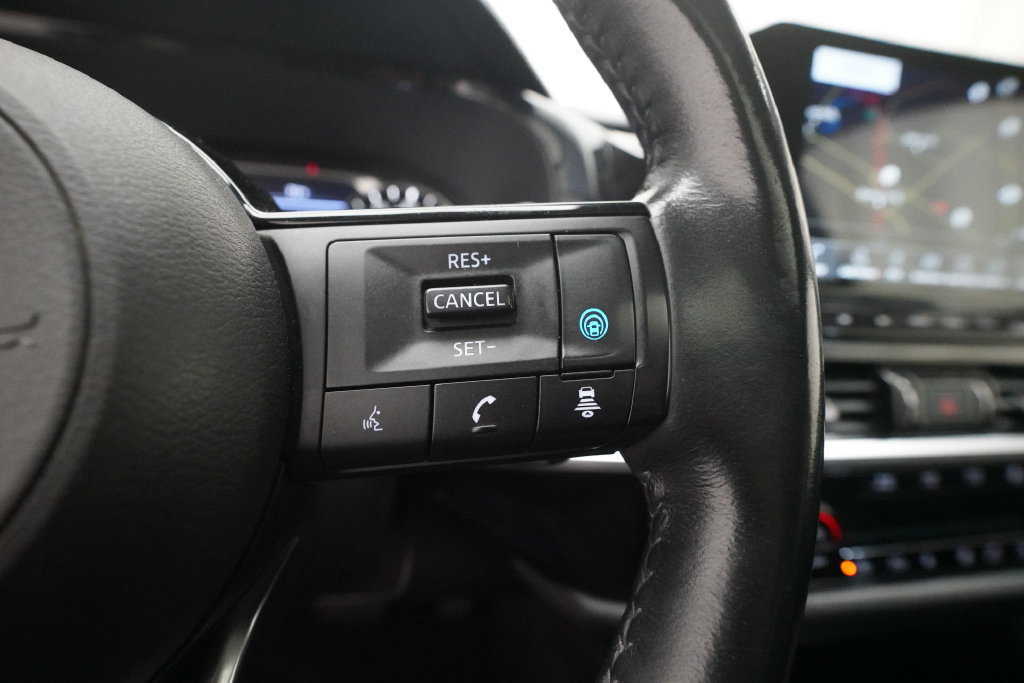 Used 2022 Nissan Pathfinder SL AWD/4WD image 19