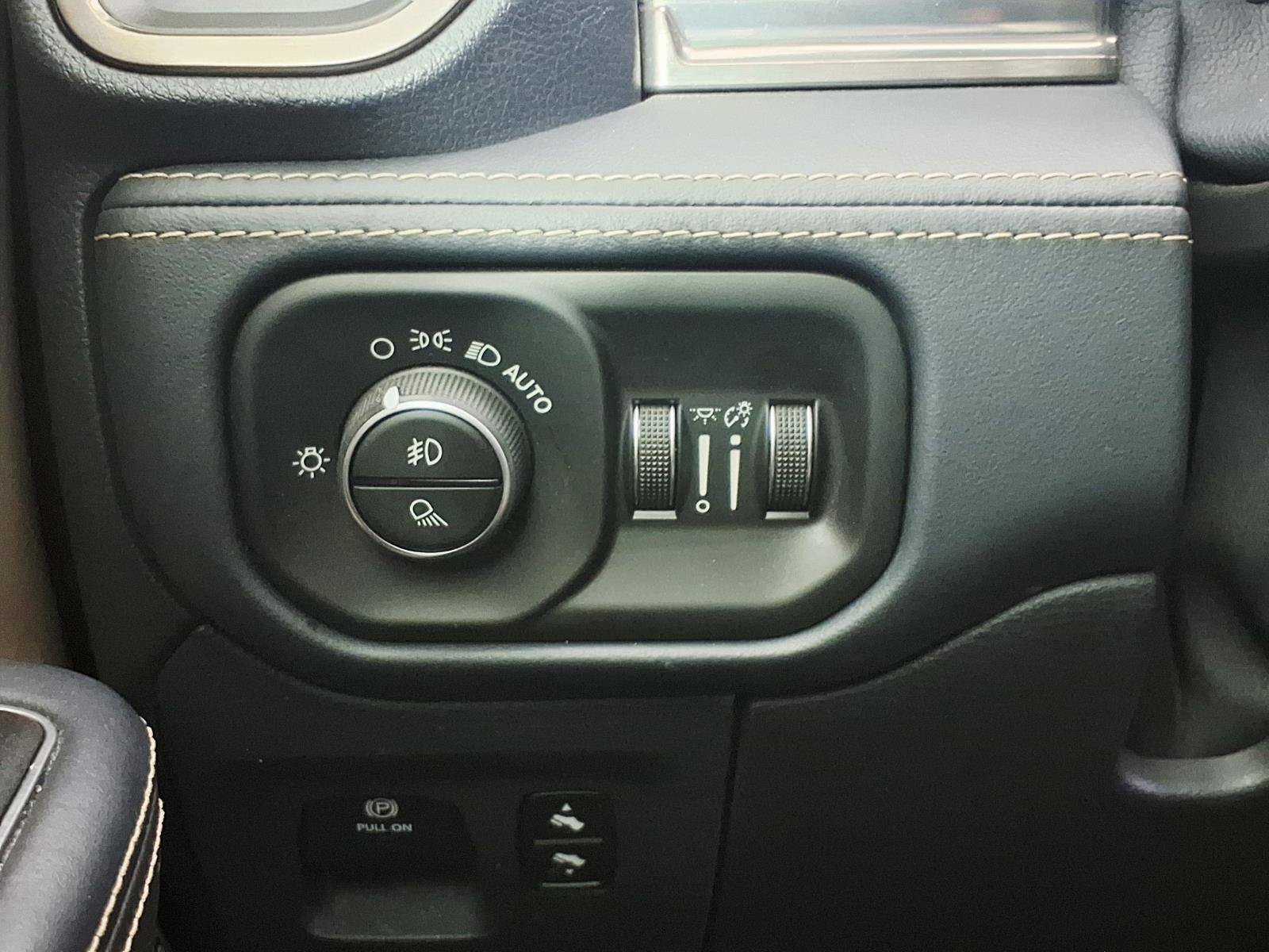 Used 2019 RAM 1500 Limited RWD image 17