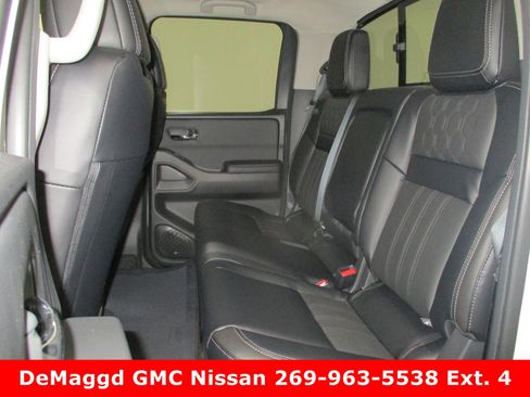 New 2025 Nissan Frontier SL image 30