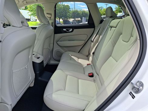 Certified 2025 Volvo XC60 T8 Plus w/ Climate Package AWD/4WD image 10