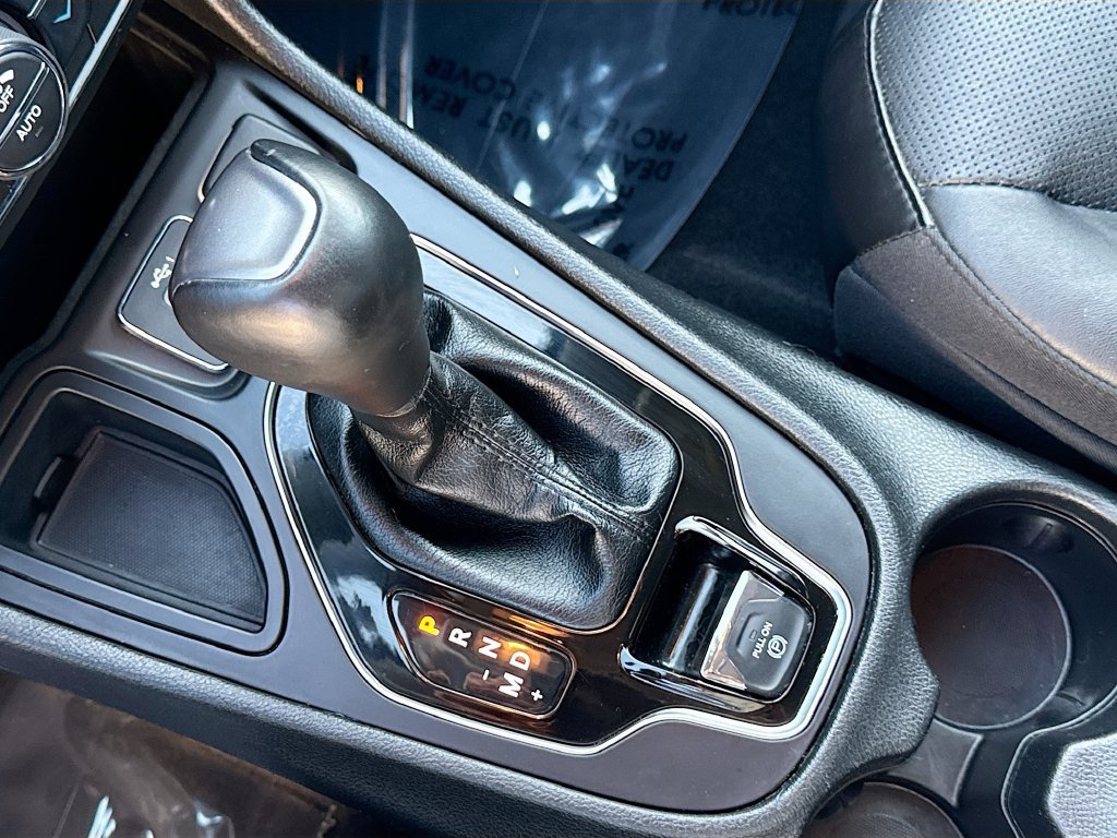 Used 2019 Jeep Cherokee Limited FWD image 28