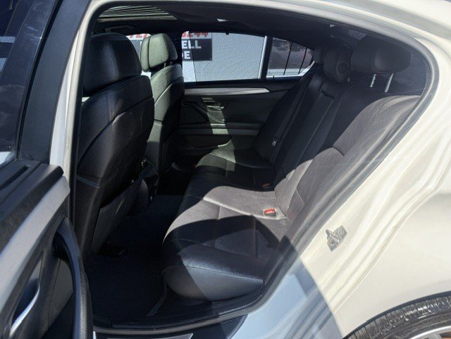 Used 2011 BMW 550i Sedan RWD image 14