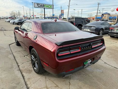 Used 2019 Dodge Challenger SXT w/ Plus Package image 8