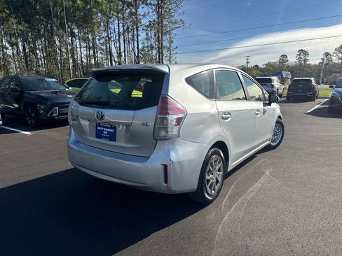 Used 2015 Toyota Prius V Two image 5