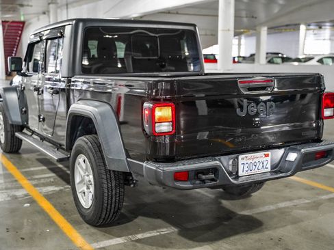 Used 2020 Jeep Gladiator Sport w/ Quick Order Package 24S image 8