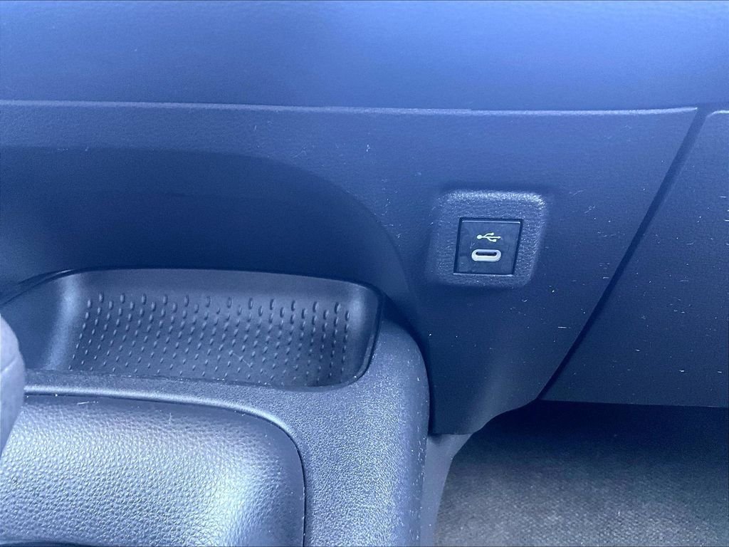 Used 2025 Toyota Corolla LE FWD image 27